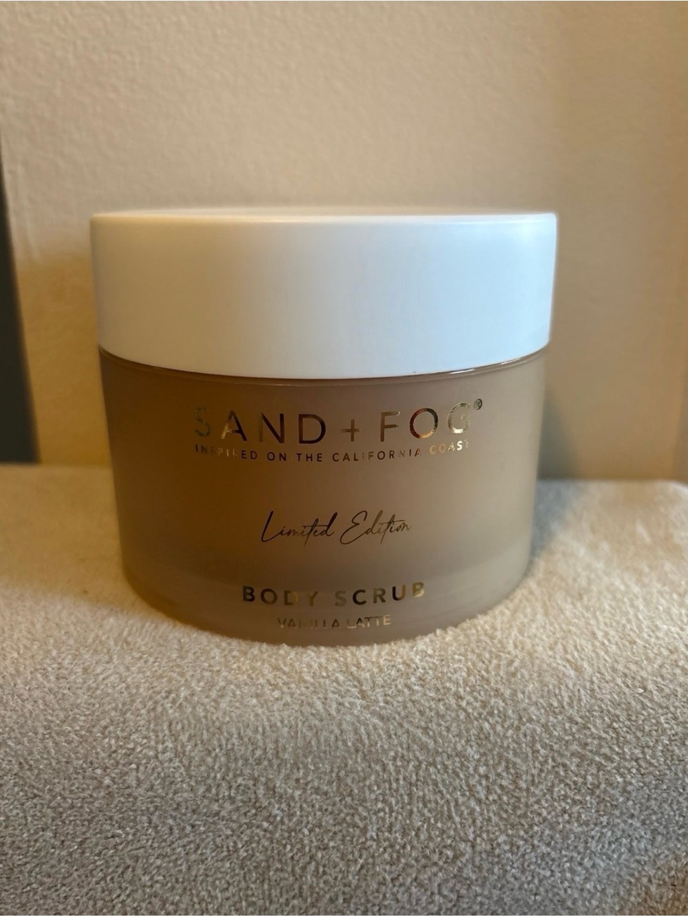 SAND + FOG Limited Edition Vanilla Latte Body Scrub Brand New!!